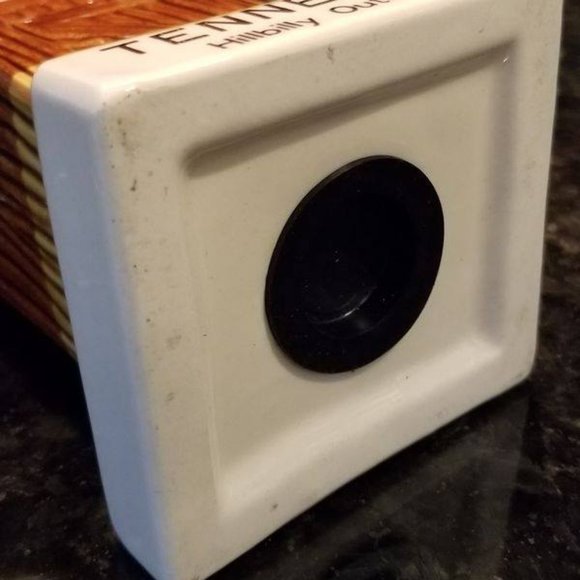 Whimsical ceramic bank. Hillbilly outhouse - Picture 5 of 5